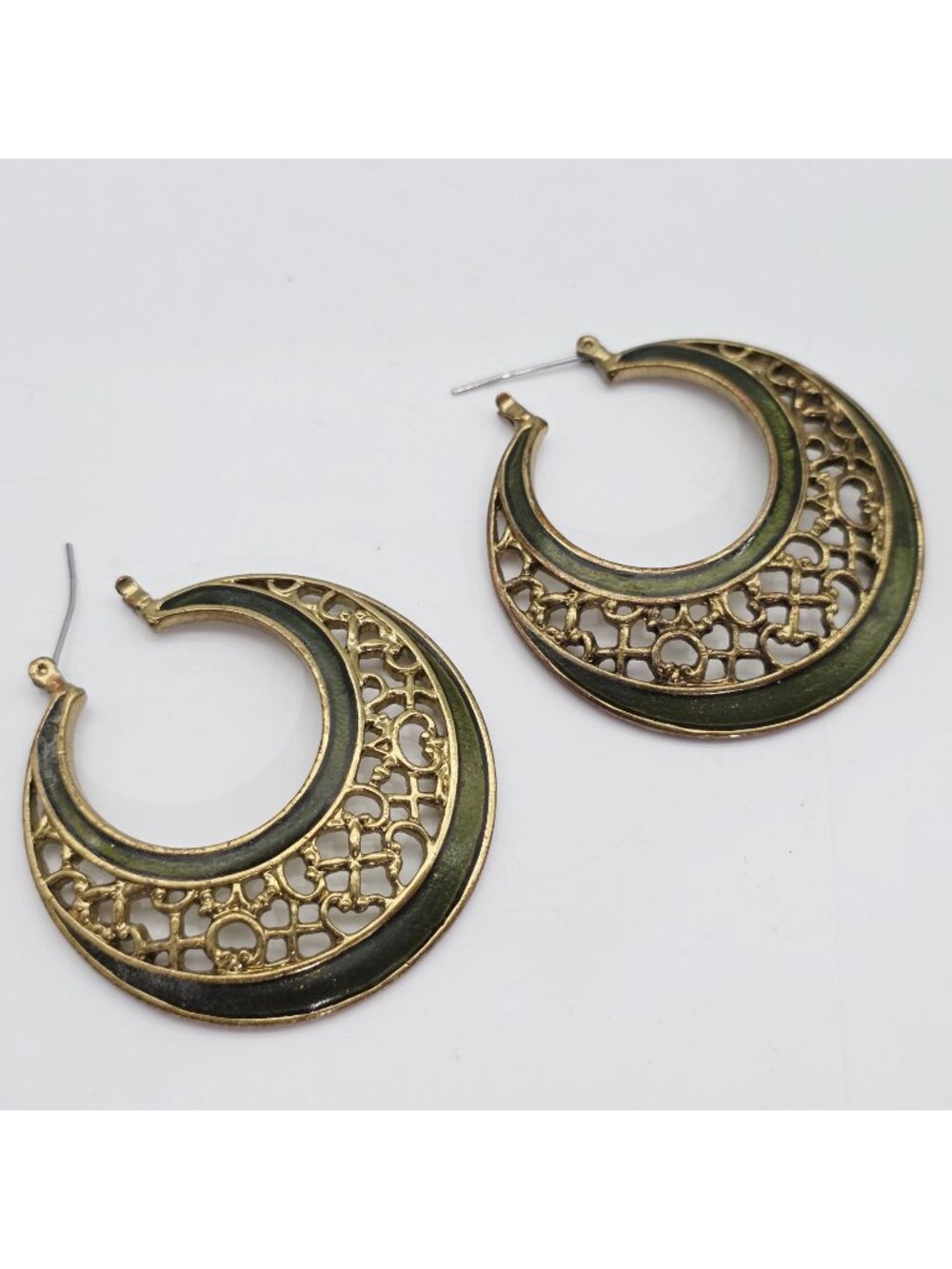 Crescent Moon Hoop Earrings Filigree Pattern And Green Enamel Vintage Gold-Tone